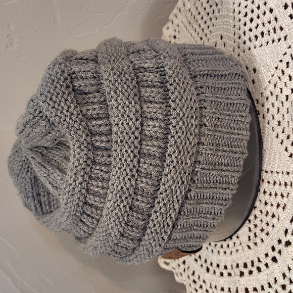 CC Boutique Gray OS Crochet Winter Beenie Hat - Picture 4 of 5